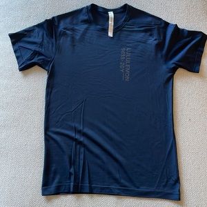 Mens M Lululemon NWOT navy metal tech shirt